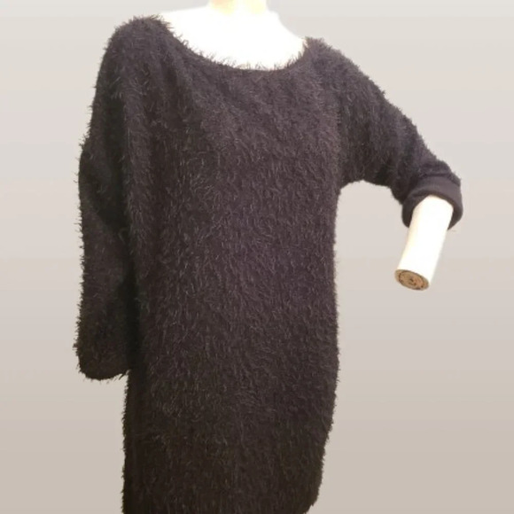 Fuzzy Long sleeve black sweater - Picture 4 of 5